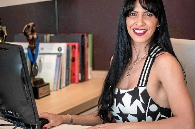 A nutricionista Denise Ramos destaca que seguir uma dieta equilibrada reforça a barreira imunológica