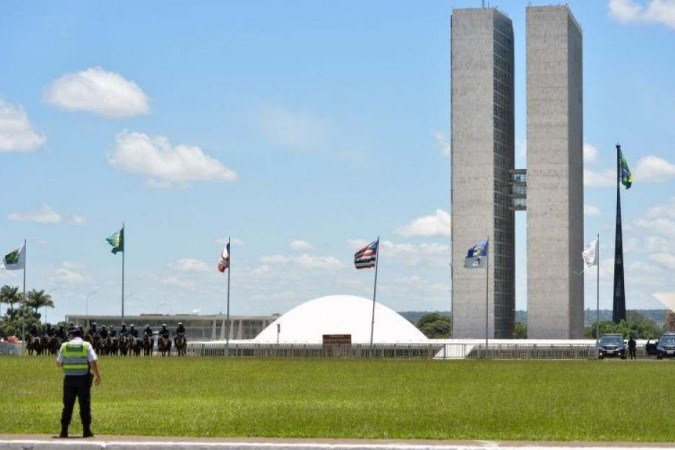 Carreata pró-impeachment do Presidente Jair Bolsonaro. Esplanada dos Ministerios e Eixinho Sul.