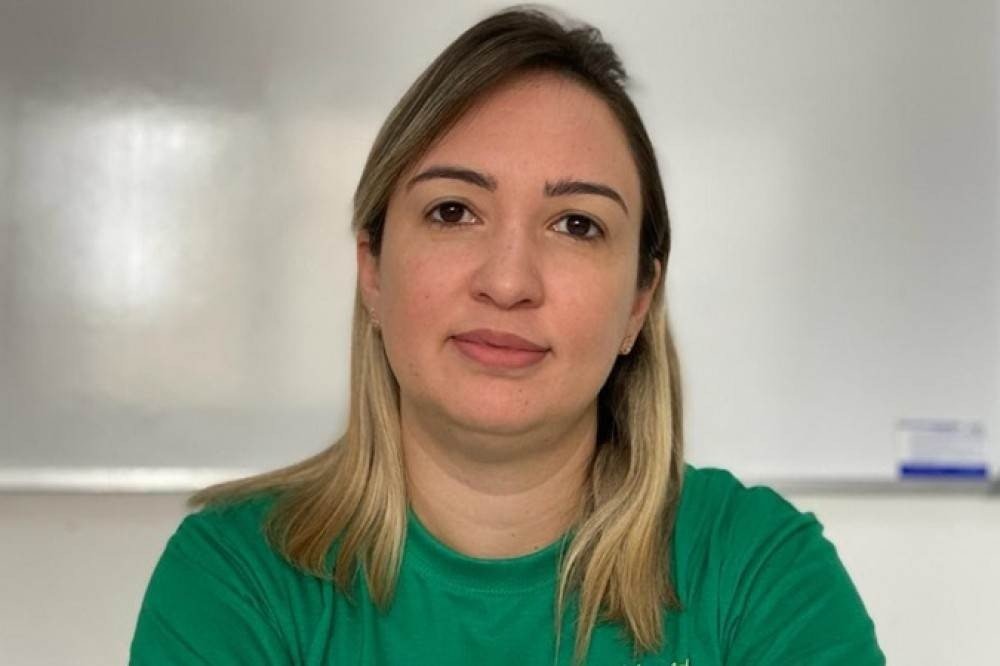 A professora Paula Cavalcante participa de rodas de diálogo que chegaram a contar com 120 alunos 