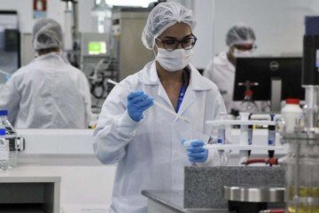  A indústria farmacêutica brasileira responde por 47% do mercado farmacêutico da América Latina   -  (crédito: Marcelo Ferreira/CB/D.A Press)