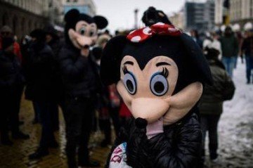 Crescente aproximação da indústria cultural de plataformas de IA tem gerado protestos no meio artístico  -  (crédito: DIMITAR DILKOFF)