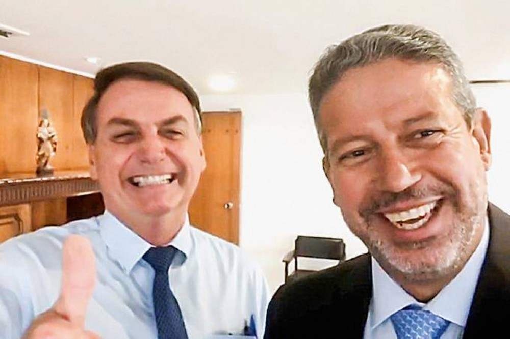 Lira lê ato de instalação de comissão que debaterá voto impresso