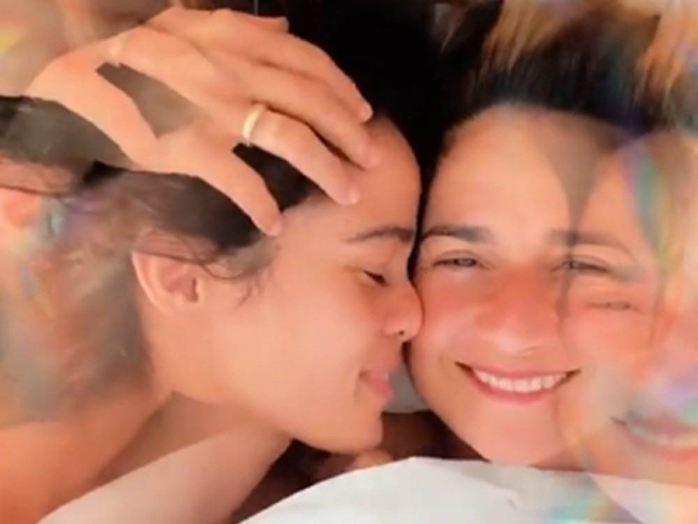 Nanda Costa posta vídeo para comemorar 7 anos de namoro com Lan Lan