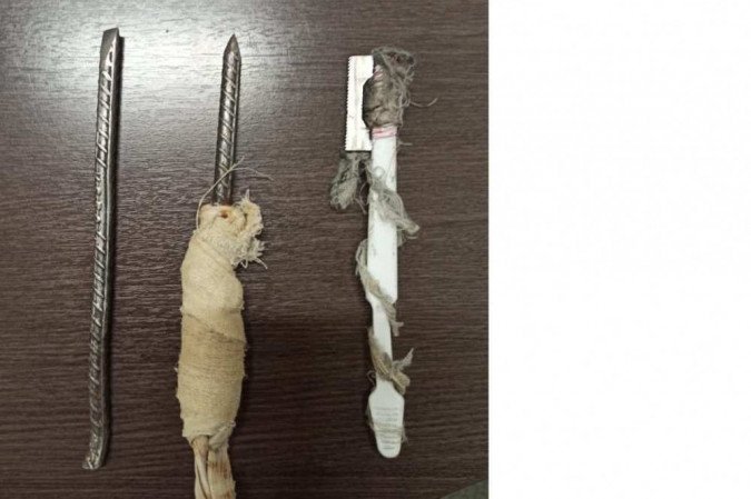 Facas apreendidas por policiais penais