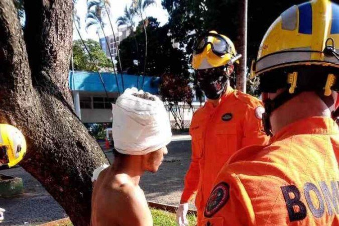 O agressor usou um facão e feriu a vítima na cabeça, no ombro e no braço