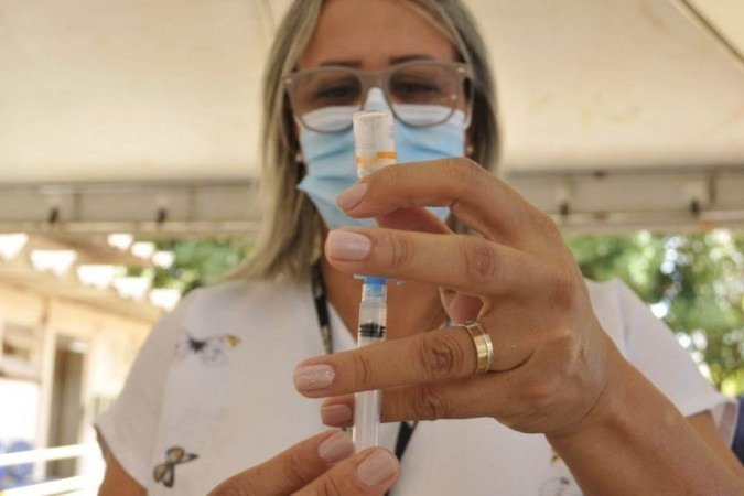 Na UBS 2, da Asa Norte, a vacinação começou às 12h21