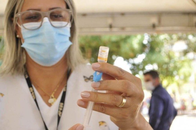 Na UBS 2, da Asa Norte, a vacinação começou às 12h21