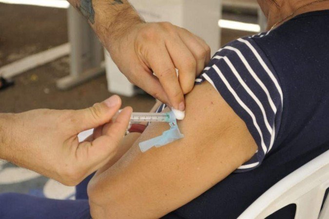 Na UBS 2, da Asa Norte, a vacinação começou às 12h21