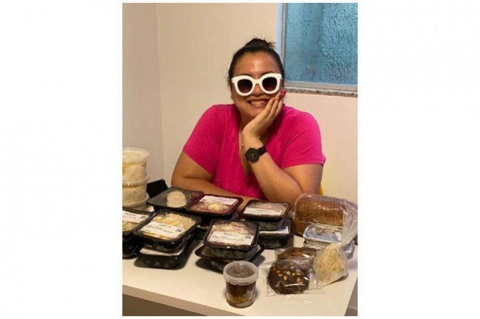 Natália começou a comprar todas as marmitas saudáveis congeladas pela praticidade no dia a dia - (crédito: Arquivo pessoal) Natália começou a comprar todas as marmitas saudáveis congeladas pela praticidade no dia a dia - (crédito: Arquivo pessoal)