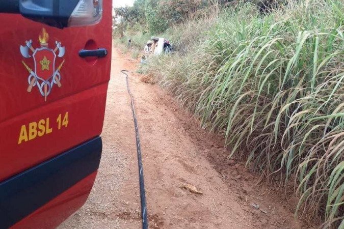 No veículo, haviam cinco passageiros, incluindo uma criança