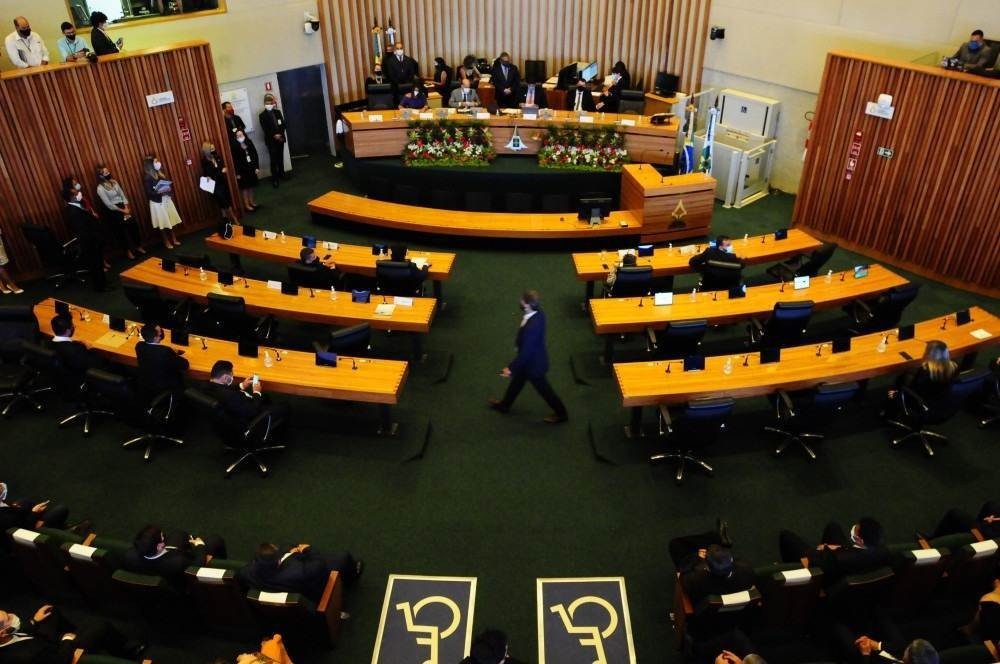 Câmara Legislativa do DF tem 19 pessoas contaminadas pela covid-19
