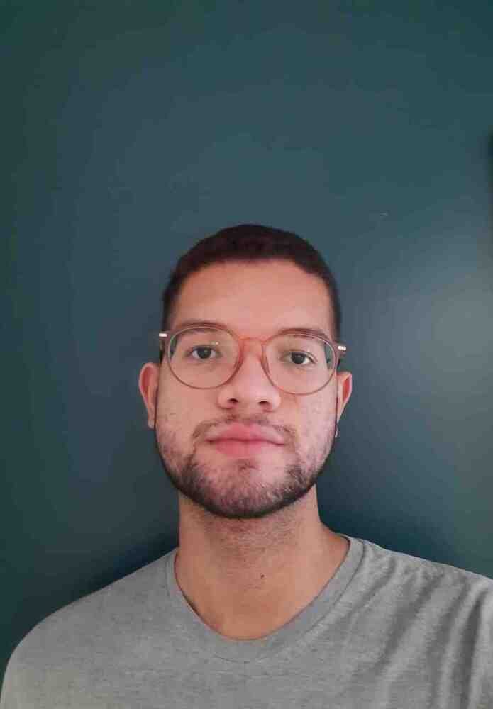 &Aacute;tila Rodrigues, estudante do Centro Educacional 1 do Guar&aacute;, aposta em revisar muito para o segundo dia do Enem Digital 