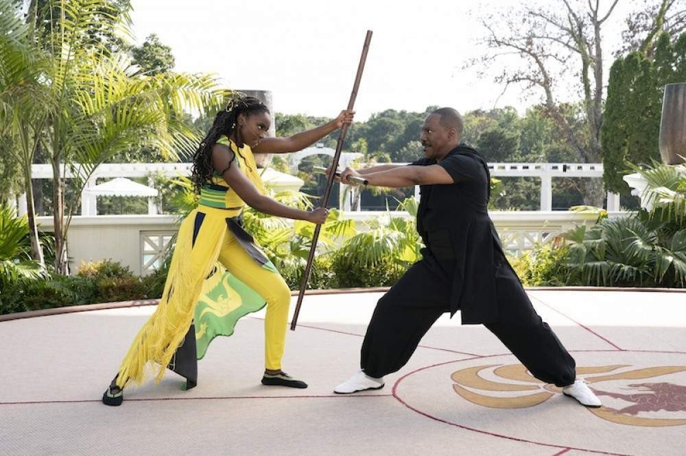 KiKi Layne e Eddie Murphy em Um príncipe em Nova York 2.
