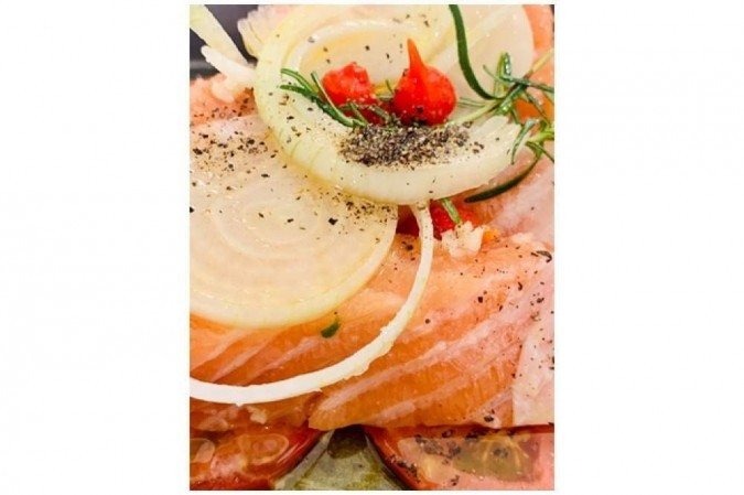 Fil&eacute; de salm&atilde;o assado com ervas