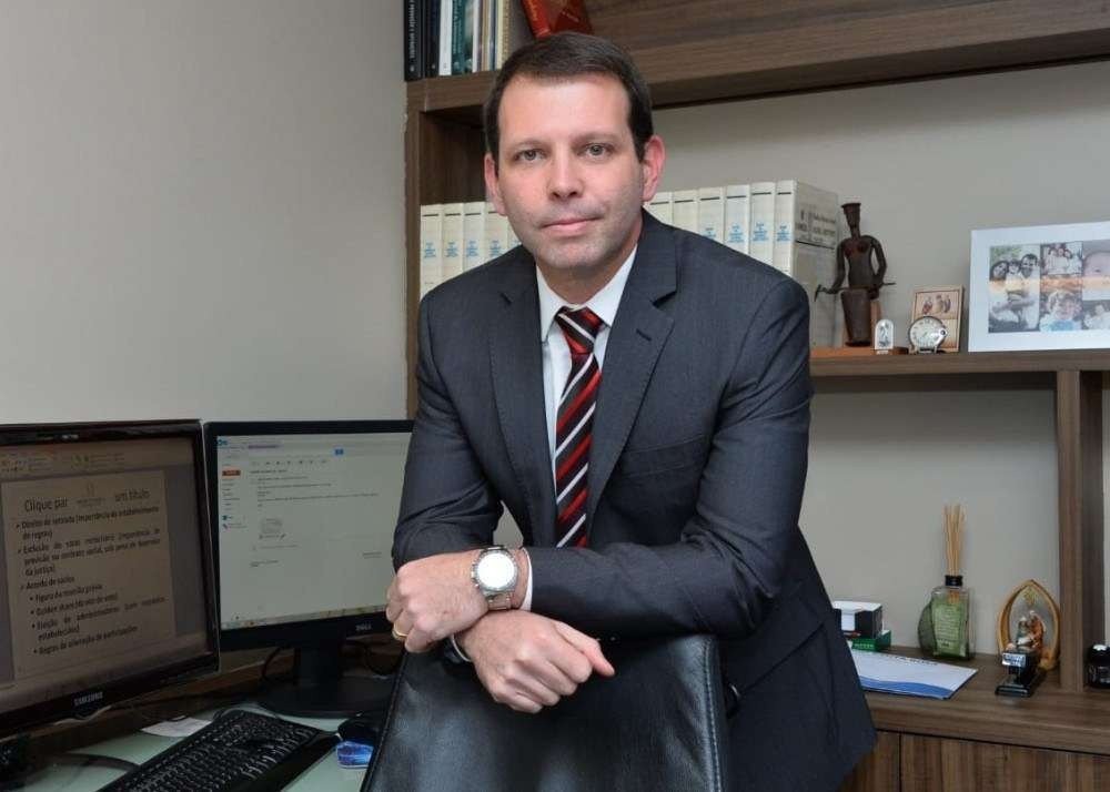 Advogado da Associação Nacional de Educação Católica do Brasil (Anec), Hugo Sarubbi Cysneiros afirma que o homeschooling desvaloriza os professores 