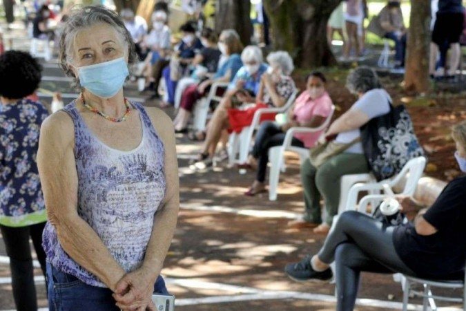 Maria Batista pretende utilizar o plano GDF Saúde para dar continuidade ao tratamento no joelho -  (crédito: Marcelo Ferreira/CB/D.A Press)