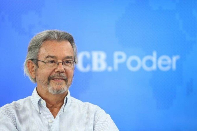 Segundo Regis Guimarães, o bombardeamento de informação diariamente contribui para o desenvolvimento de distúrbios mentais -  (crédito: Ana Rayssa/CB/D.A Press)