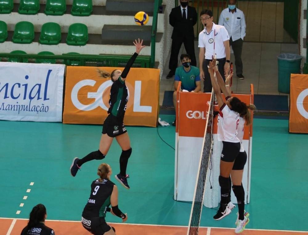 De virada, Sesc Flamengo bate Brasília Vôlei no tie break