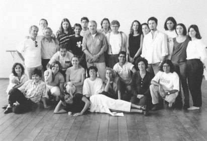 Uma turma de ilustres brasilienses prestigiou as aulas de roteiro de Carri&egrave;re, em Bras&iacute;lia, na Funarte, em 1996