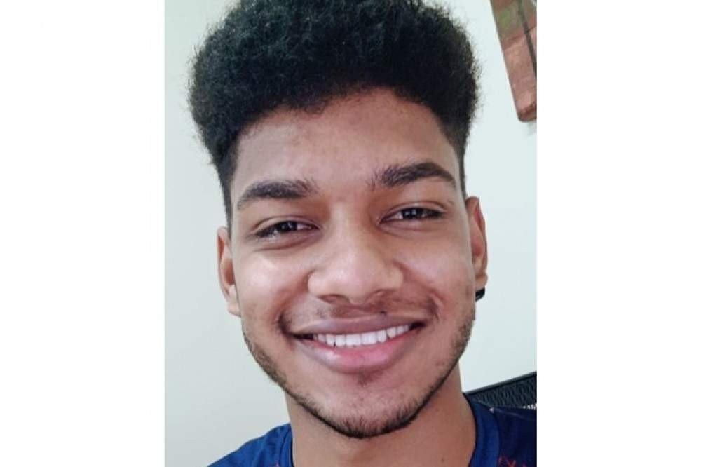 O estudante de direito bissexual Gustavo Cantanhede afirma que a quest&atilde;o racial o ajudou a entender melhor as demais quest&otilde;es identit&aacute;rias