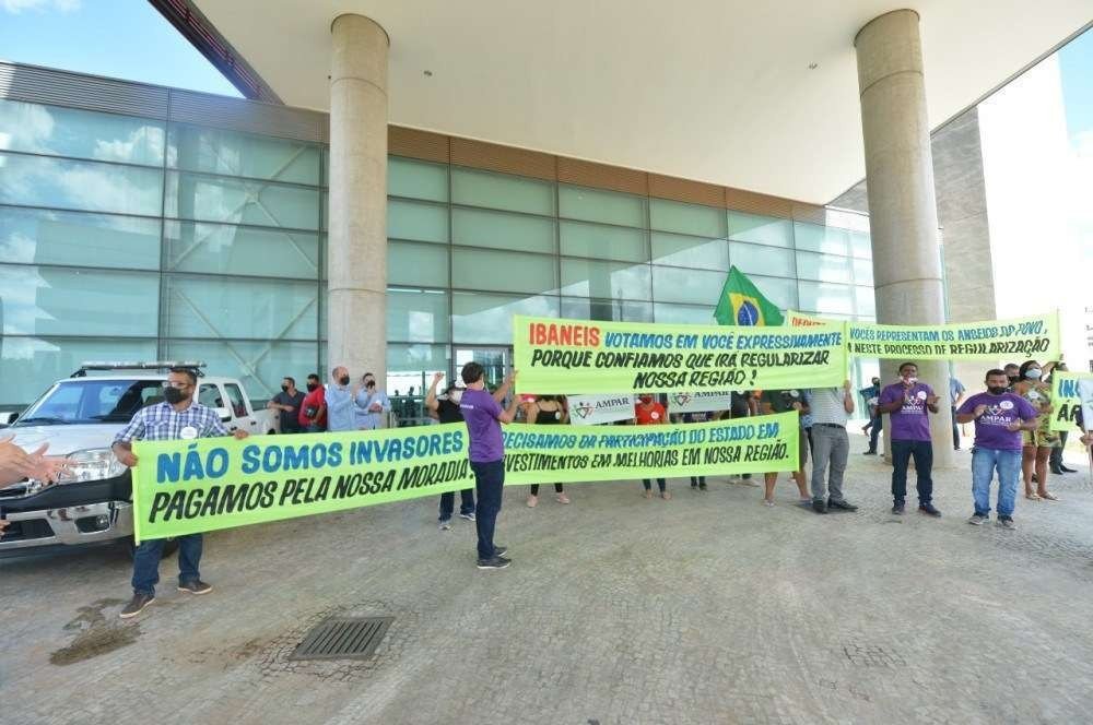Representantes dos moradores de Ponte Alta se reuniram em frente à CLDF 
