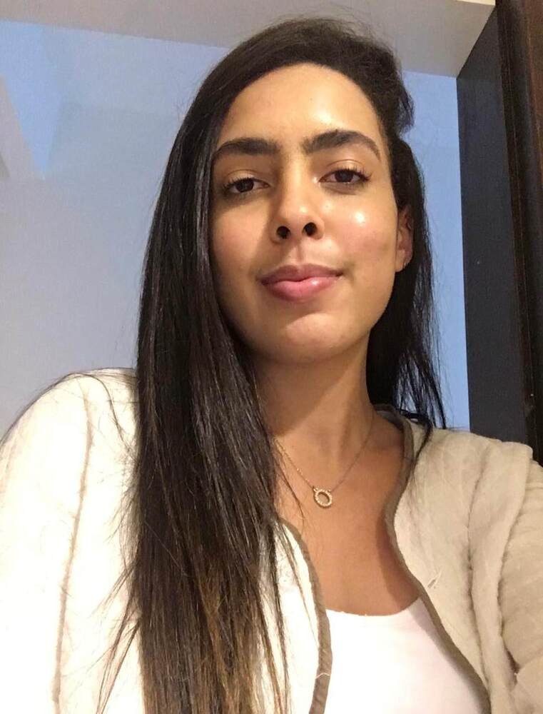 A estudante de fonoaudiologia Carla Ester usa o auxílio que recebe da UnB para pagar o transporte