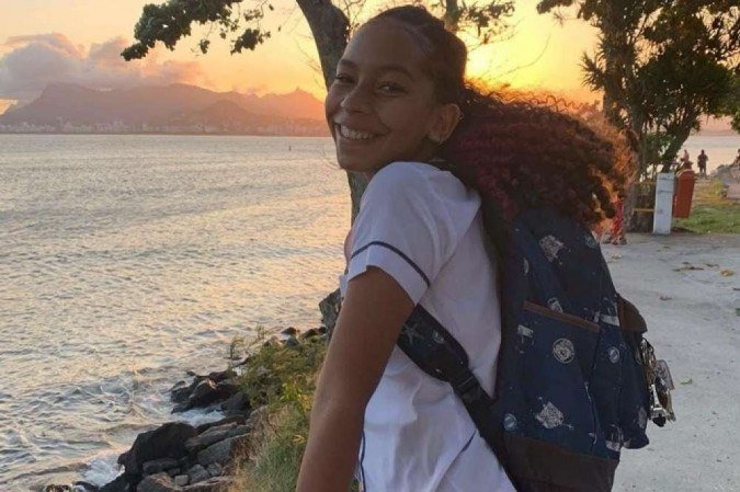 Kelly Cristina Nogueira de Ara&uacute;jo, 17 anos, estudante do terceiro ano do ensino m&eacute;dio do col&eacute;gio Pedro II, espera conseguir arrecadar o valor necess&aacute;rio para realizar o sonho