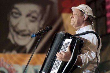 Dominguinhos: mestre do forró será relembrado com canções clássicas
- (crédito: Bob Paulino/TV Globo) Dominguinhos: mestre do forró será relembrado com canções clássicas
- (crédito: Bob Paulino/TV Globo)