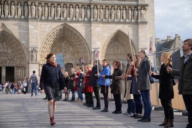 Valérie Donzelli dirige e protagoniza a comédia francesa 'Notre Dame' - (crédito: Christophe Brachet/ Divulgação) Valérie Donzelli dirige e protagoniza a comédia francesa 'Notre Dame' - (crédito: Christophe Brachet/ Divulgação)