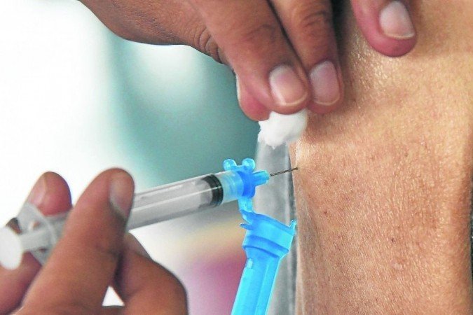 Vacinação corre o risco de ser interrompida por falta de doses