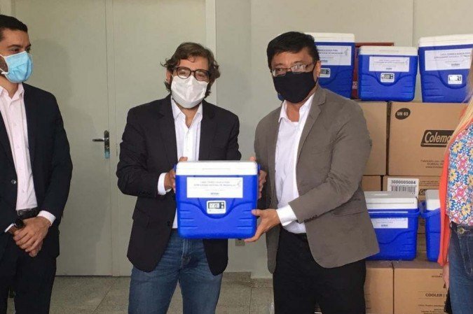Caixas térmicas recebidas pelo DF para armazenar vacinas seriam doadas a vendedores ambulantes no carnaval -  (crédito: Ana Maria da Silva)