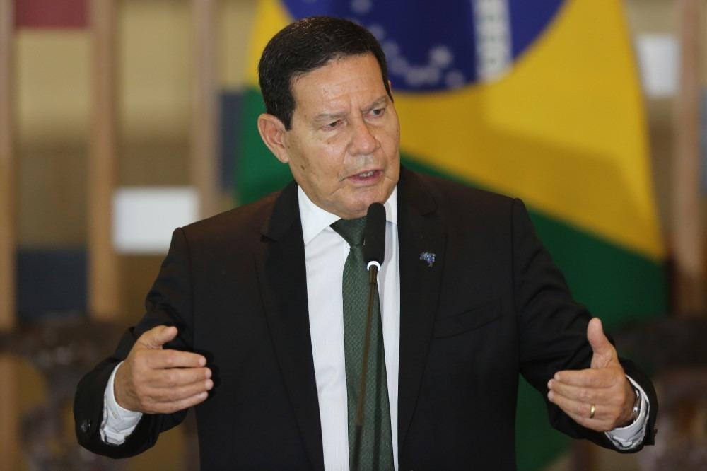 Mourão diz que Brasil 'não tem que ser mendigo' ao buscar recurso contra desmatamento