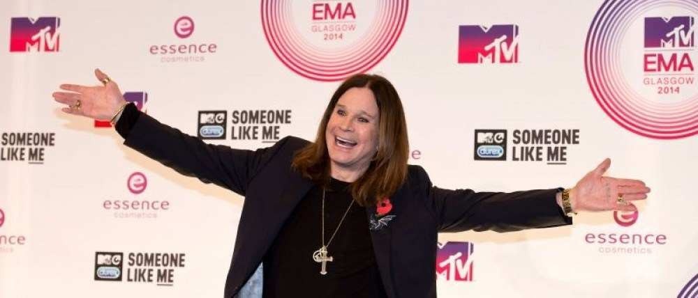 Ozzy Osbourne, aliviado, já está com a primeira dose da vacina em dia