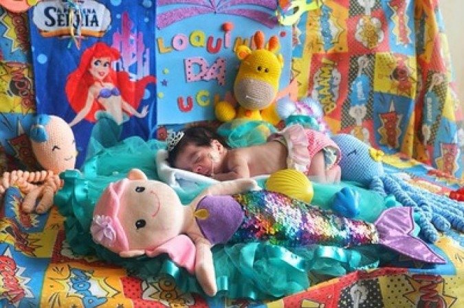 Com uma bandeja recheada de itens carnavalescos, as profissionais de saúde do HRSM abusaram da imaginação