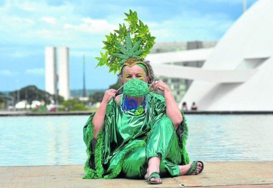                                 Ed Alves/CB/D.A Press    