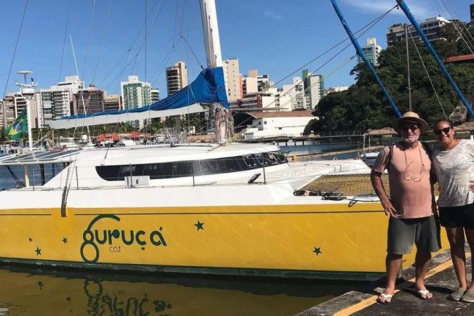 Dupla ficou à bordo da embarcação por cerca de quatro anos, entre 2012 e 2016, antes de vendê-la em março do ano passado -  (crédito: Reprodução/Instagram)
