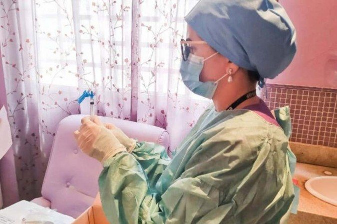 De acordo com a Secretaria de Saúde, a maioria dos pacientes vacinados em casa estava recebendo ventilação mecânica - (crédito: Divulgação/Secretaria de Saúde) De acordo com a Secretaria de Saúde, a maioria dos pacientes vacinados em casa estava recebendo ventilação mecânica - (crédito: Divulgação/Secretaria de Saúde)
