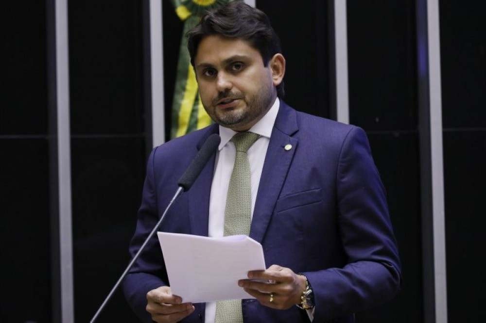 Ministro Juscelino Filho devolve diárias recebidas quando esteve em leilão