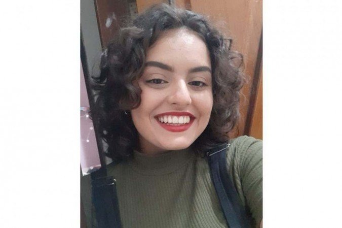 Maria Lua, estudante de farmácia na UnB Maria Lua, estudante de farmácia na UnB
