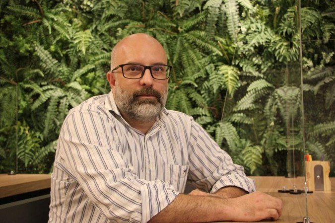 Sidney Edson Mella Junior, coordenador de cursos de saúde da Unicesumar, diz que formações a distância são um bom investimento para quem quer aproveitar a alta do setor
- (crédito: Unicesumar/Divulgação) Sidney Edson Mella Junior, coordenador de cursos de saúde da Unicesumar, diz que formações a distância são um bom investimento para quem quer aproveitar a alta do setor
- (crédito: Unicesumar/Divulgação)