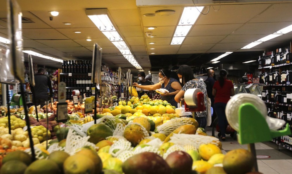 Vendas do varejo saltam 1,2% em maio frente abril, aponta IBGE