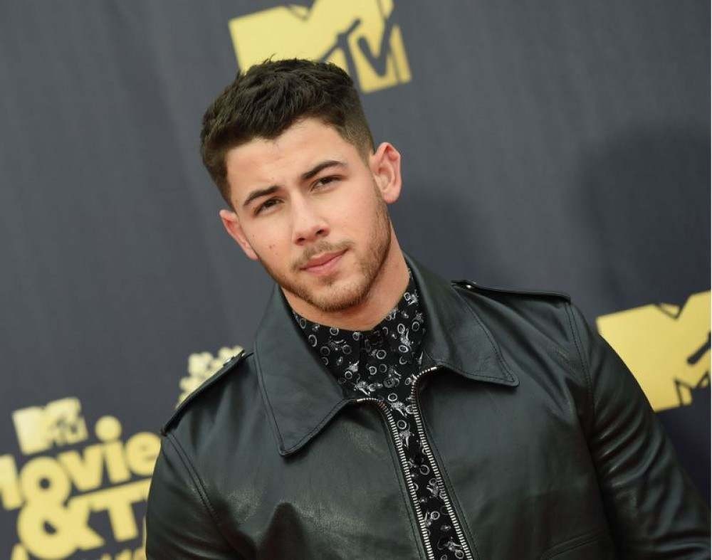 Nick Jonas anuncia lançamento de single solo com temática espacial