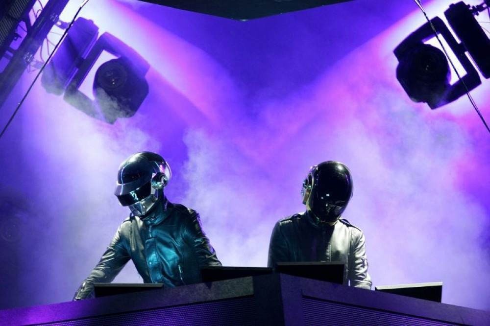 Após fim do duo, Daft Punk tem aumento vertiginoso de vendas e reproduções