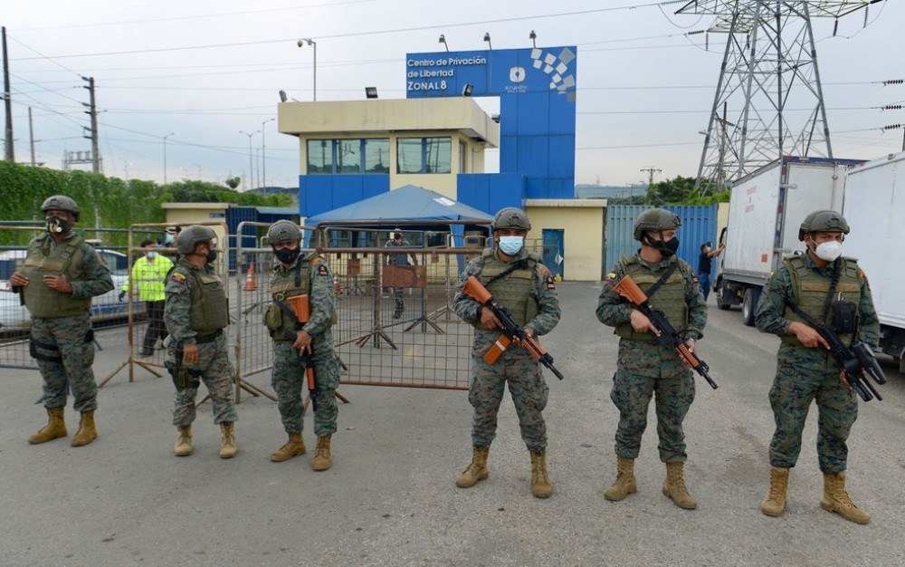Motins em três prisões no Equador deixam ao menos 50 mortos