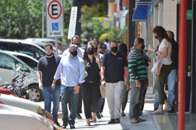 Entre as mudanças definidas pelo governo estadual, está a suspensão de atividades entre 20h e 5h - (crédito: Ed Alves/CB/D.A Press) Entre as mudanças definidas pelo governo estadual, está a suspensão de atividades entre 20h e 5h - (crédito: Ed Alves/CB/D.A Press)