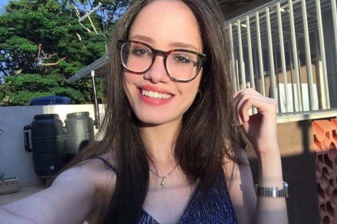 D&eacute;bora Lins, 19 anos, precisou estudar dois anos antes de passar na faculdade de medicina 
