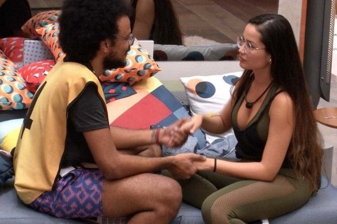 Decisão de João pode mudar o jogo de Sarah dentro da casa -  (crédito: Reprodução/ GShow)