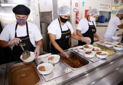 Os 14 restaurantes comunitários voltam a funcionar apenas com a venda de marmitas - (crédito: Divulgação - Sedes ) Os 14 restaurantes comunitários voltam a funcionar apenas com a venda de marmitas - (crédito: Divulgação - Sedes )