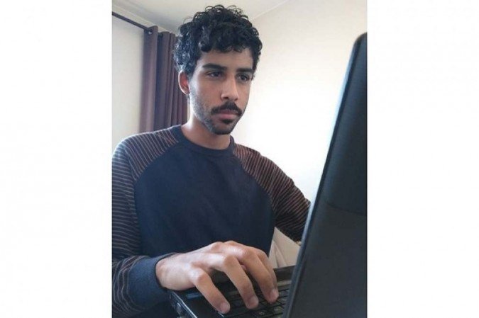 Diego ficou mais nervoso no papo virtual Diego ficou mais nervoso no papo virtual