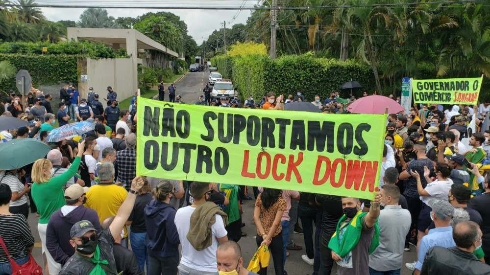 Empresários fazem manifestação em frente à casa de Ibaneis ...